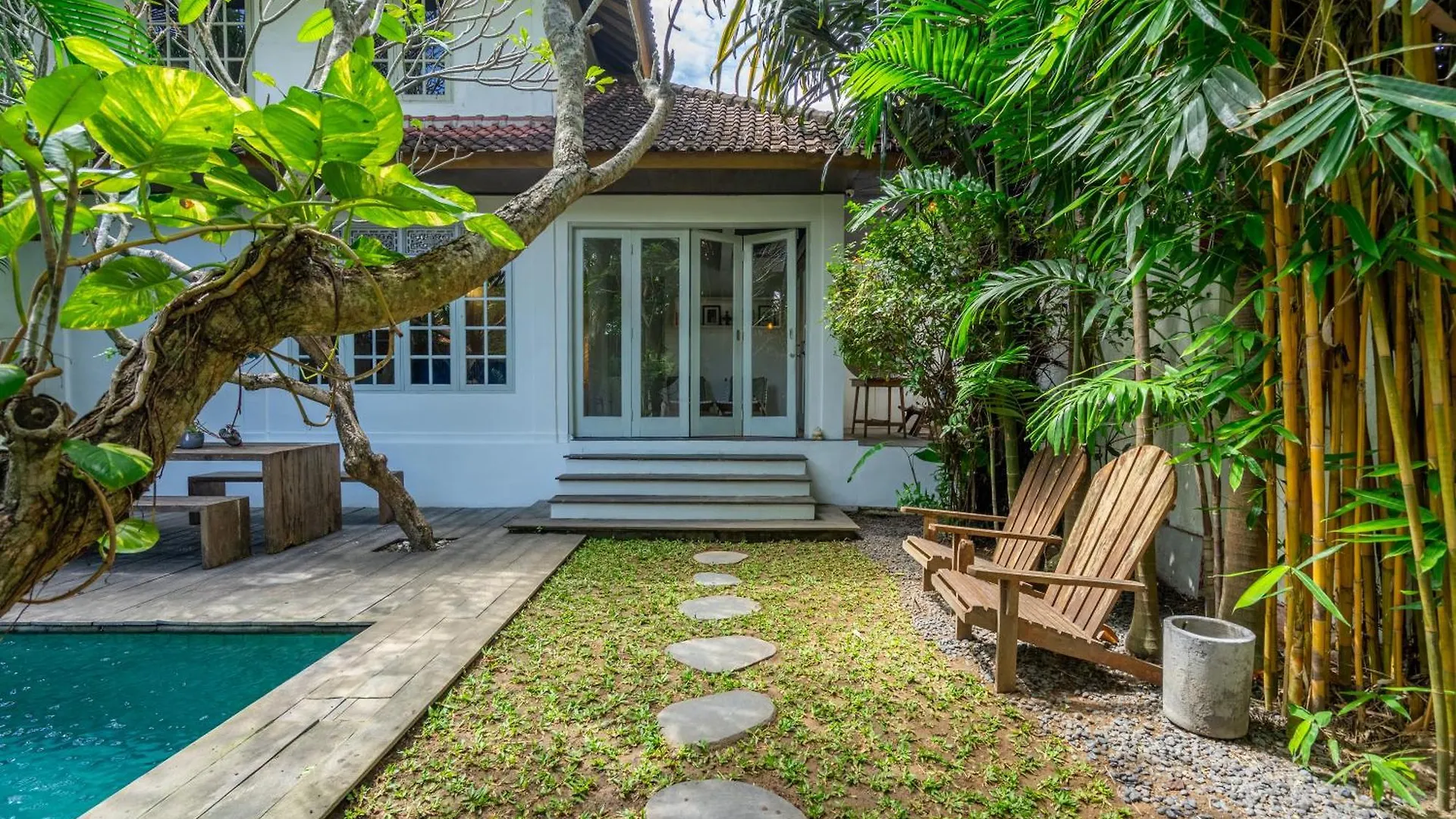 Villa Forestal Kerobokan  Kerobokan (Bali)